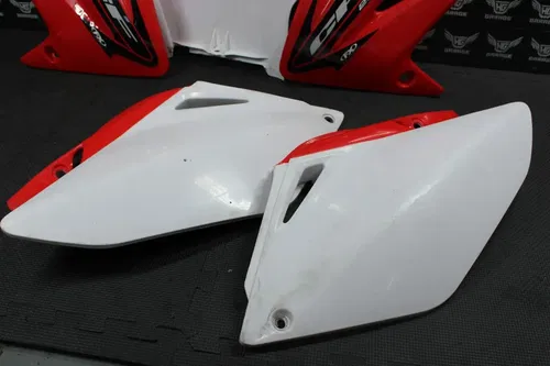 2006 HONDA CRF250R AFTERMARKET PLASTICS BODY KIT FENDERS FAIRINGS COWLS