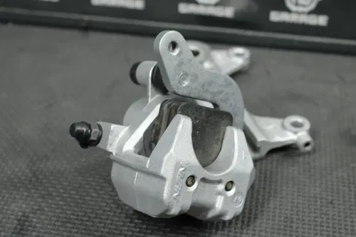 2002 YAMAHA 02-22 YZ85 OEM REAR BACK BRAKE CALIPER 5PA-2580W-00-00