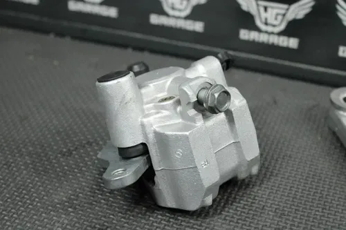 2002 YAMAHA 02-22 YZ85 OEM REAR BACK BRAKE CALIPER 5PA-2580W-00-00