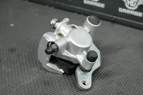 2002 YAMAHA 02-22 YZ85 OEM REAR BACK BRAKE CALIPER 5PA-2580W-00-00
