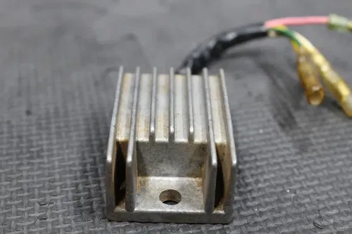 1993 HONDA XR250R 90-04 OEM RECTIFIER VOLTAGE REGULATOR 31410-KZ1-670