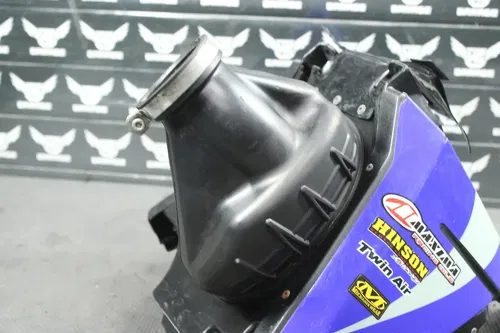 2009 YAMAHA YZ250F OEM AIRBOX INTAKE AIR CLEANER CASE 2S2-14401-70-00