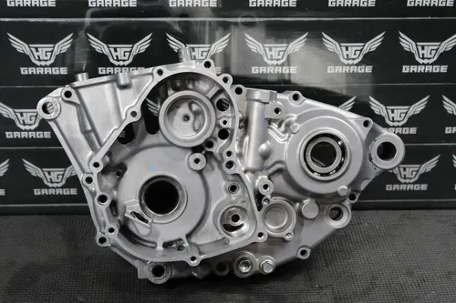 2007 SUZUKI K7 RMZ450 OEM LEFT ENGINE MOTOR CRANKCASE CRANK CASE