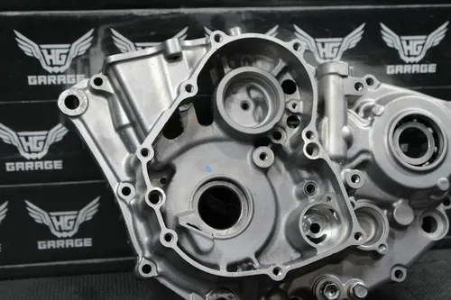 2007 SUZUKI K7 RMZ450 OEM LEFT ENGINE MOTOR CRANKCASE CRANK CASE