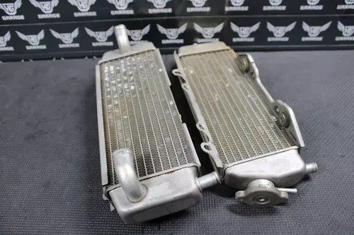 2005 KAWASAKI KX250F OEM LEFT RIGHT RADIATOR SET COOLER RADIATOR 39061-0045