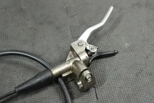 2002 KTM 520 EXC OEM CLUTCH SLAVE PISTON CYLINDER MASTER CYLINDER 54732061044