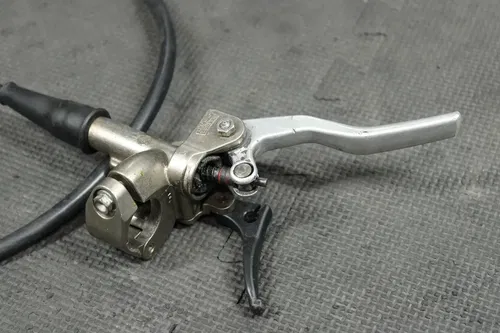 2002 KTM 520 EXC OEM CLUTCH SLAVE PISTON CYLINDER MASTER CYLINDER 54732061044