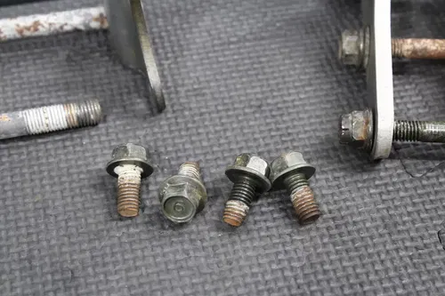1999 YAMAHA WR400F YZ400F OEM ENGINE MOUNTING BOLTS HARDWARE MOTOR