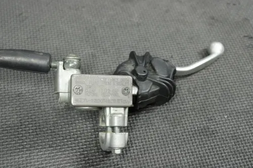 2004 YAMAHA YZ450F OEM FRONT BRAKE CALIPER MASTER CYLINDER LEVER HOSE ASSEMBLY