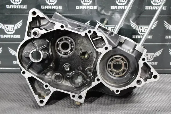 2000 SUZUKI DS80 JR80 OEM LEFT RIGHT ENGINE MOTOR CRANKCASE 2000 SUZUKI DS80 JR80 OEM LEFT RIGHT ENGINE MOTOR CRANKCASE