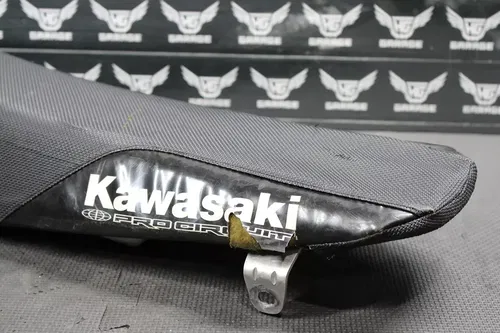 2005 KAWASAKI KX250F OEM SEAT SADDLE 53066-0079-339