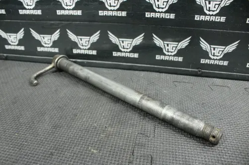 2006 YAMAHA TTR250 OEM REAR AXLE BACK WHEEL RIM PIVOT BOLT AXEL 4GY-25381-00-00