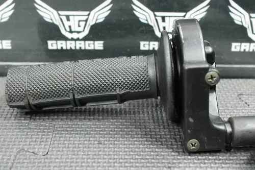 2004 KAWASAKI 97-05 KDX220R OEM RIGHT THROTTLE GRIP 46018-1161