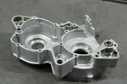 2002 02-04 YAMAHA YZ125 OEM LEFT ENGINE MOTOR CRANKCASE CRANK CASES BLOCK