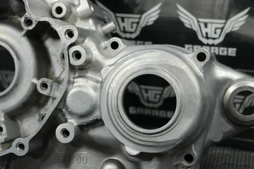 2002 02-04 YAMAHA YZ125 OEM LEFT ENGINE MOTOR CRANKCASE CRANK CASES BLOCK