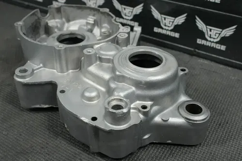 2002 02-04 YAMAHA YZ125 OEM LEFT ENGINE MOTOR CRANKCASE CRANK CASES BLOCK