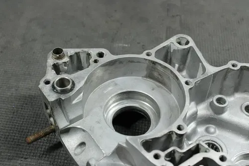 2002 02-04 YAMAHA YZ125 OEM LEFT ENGINE MOTOR CRANKCASE CRANK CASES BLOCK