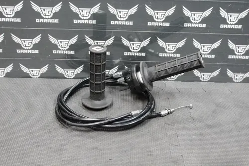 2006 HONDA CRF250R CRF250X CRF450R CRF450X OEM RIGHT THROTTLE GRIP 17910-KRN-000