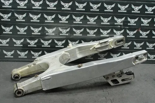 1999 HONDA CR125R OEM SWINGARM SWING ARM SUSPENSION 52200-KZ3-J10 READ DESC!