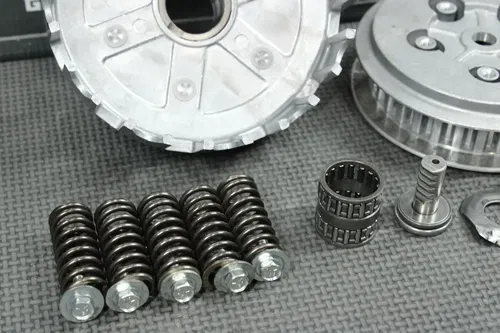 2003 SUZUKI RM85 RM85L OEM COMPLETE CLUTCH BASKET HUB 21200-02B41
