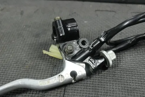 2006 YAMAHA 99-06 TTR250 OEM CLUTCH PERCH MOUNT WITH LEVER SWITCH SENSOR