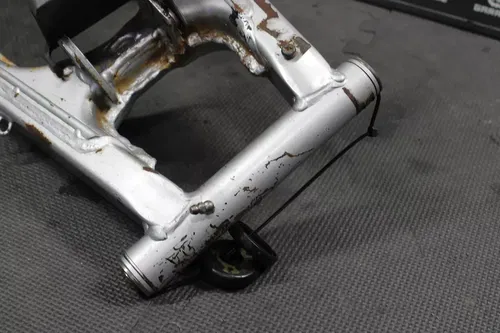 2002 HONDA XR200R OEM SWINGARM SWING ARM SUSPENSION 52200-KT0-A30ZA