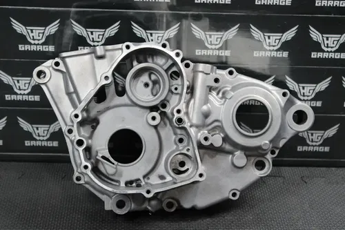 2005 SUZUKI RMZ450 K5 OEM LEFT ENGINE MOTOR CRANKCASE CRANK CASES