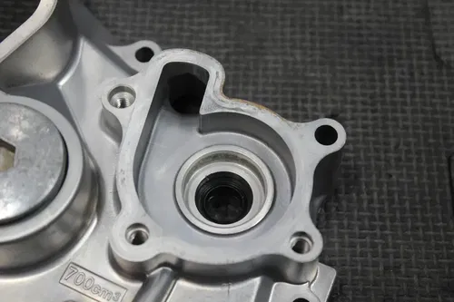 2005 HONDA CRF250R ENGINE MOTOR INNER CLUTCH COVER 11331-KRN-730