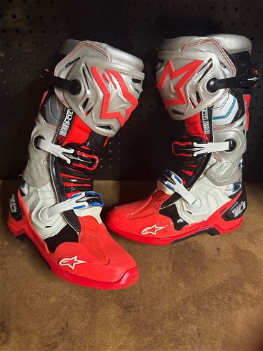 Gently Used Alpinestars Tech 10 Le Vision Sz 10 W Booties Cleaned & Sanitized🧼