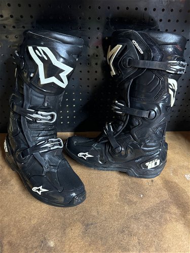 Used Alpinestars Black Tech 10 Size 9 With Booties
