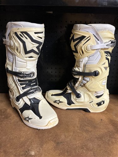 Used Alpinestars White Tech 10 Size 11 With Booties 