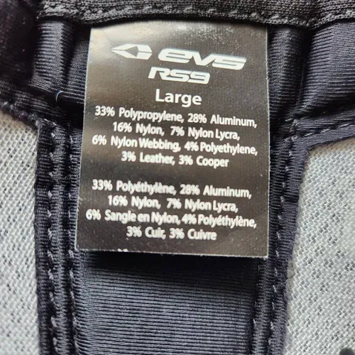 EVS RS9 Knee Brace Pair
