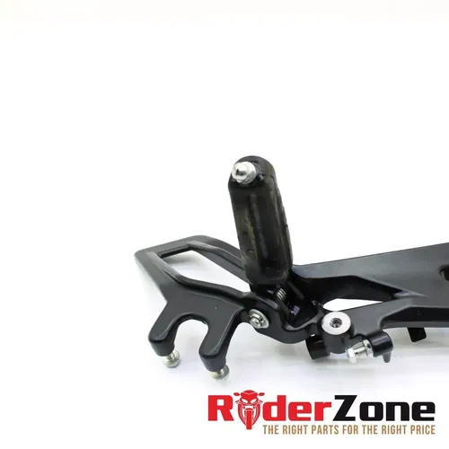 2015 2016 KTM RC390 RIGHT REARSET REAR SET BLACK FOOT PEG CONTROL STOCK