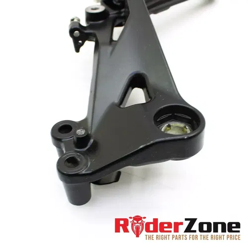 2015 2016 KTM RC390 RIGHT REARSET REAR SET BLACK FOOT PEG CONTROL STOCK