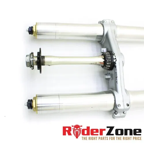 2004 2005 HONDA CBR1000RR FORKS FRONT SUSPENSION END FORK TRIPLE TREE CLAMP TOP