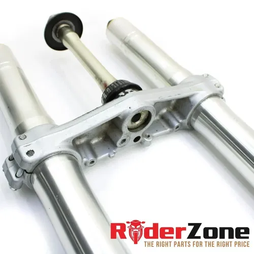 2004 2005 HONDA CBR1000RR FORKS FRONT SUSPENSION END FORK TRIPLE TREE CLAMP TOP