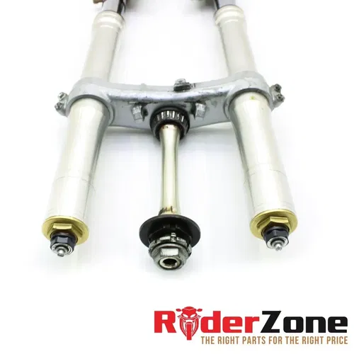 2004 2005 HONDA CBR1000RR FORKS FRONT SUSPENSION END FORK TRIPLE TREE CLAMP TOP