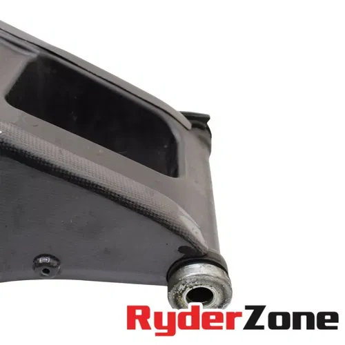 2015 - 2019 YAMAHA YZF R1 R1M SWINGARM REAR WHEEL MOUNT ARM LOWER *CARBON FIBER*