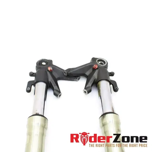 2008 - 2013 DUCATI 848 EVO FORKS TRIPLE TREE FRONT SUSPENSION GOLD STRAIGHT OE