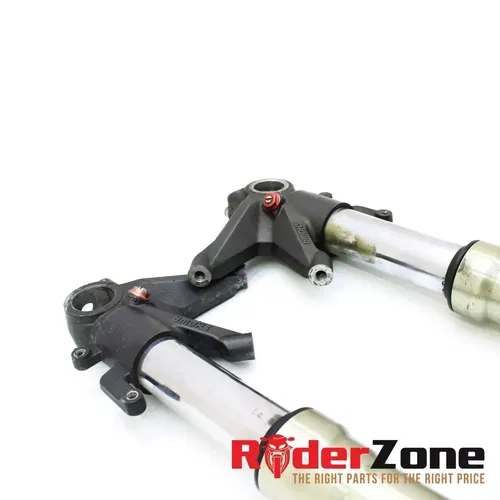 2008 - 2013 DUCATI 848 EVO FORKS TRIPLE TREE FRONT SUSPENSION GOLD STRAIGHT OE