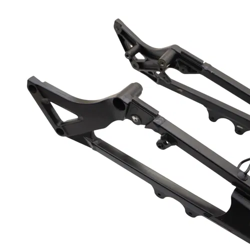 2003 2004 SUZUKI GSXR1000 SUBFRAME TAIL FRAME SUB FRAME STRAIGHT OEM *