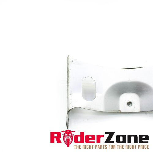 2005 2006 SUZUKI GSXR1000 REAR SEAT SUB FRAME BRIDGE BRACKET MOUNT SILVER