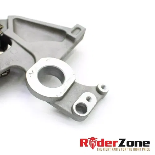2015 - 2019 YAMAHA YZF R1 REAR BRAKE CALIPER MOUNT HOSE BRACKET BRAKING STOCK