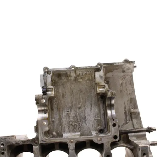 2009 - 2016 SUZUKI GSXR 1000 CRANKCASE UPPER ENGINE BLOCK SILVER STOCK