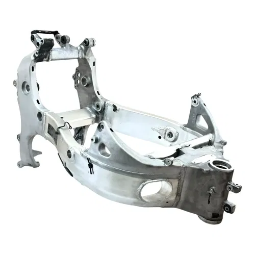 1999 - 2007 SUZUKI HAYABUSA MAIN FRAME CHASSIS BODY SILVER STOCK OEM