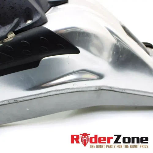 10 - 14 BMW S1000RR SWINGARM BUFFER SLIDER GUIDE CHAIN GUARD REAR FENDER SILVER