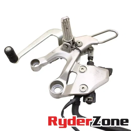 2015 - 2017 YAMAHA FJ09 RIGHT REARSET BRAKE LEVER W MASTER & CALIPER SILVER