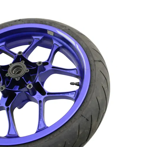 2017 - 2024 YAMAHA YZF R1 FRONT WHEEL BLUE PIRELLI TIRE *DAMAGED / BENT*
