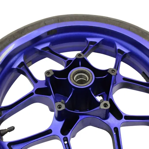 2017 - 2024 YAMAHA YZF R1 FRONT WHEEL BLUE PIRELLI TIRE *DAMAGED / BENT*