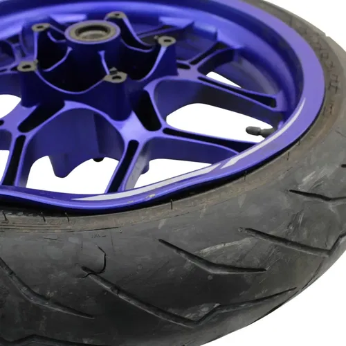 2017 - 2024 YAMAHA YZF R1 FRONT WHEEL BLUE PIRELLI TIRE *DAMAGED / BENT*